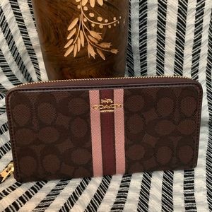 Signature jacquard coach brown wallet brand new